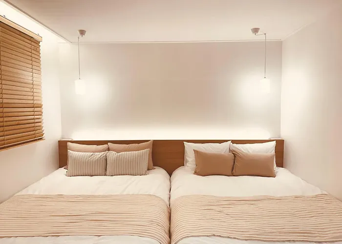 Station 7 Min Walk, Newly Renovated 2br, 3 Beds, Sleeps 6