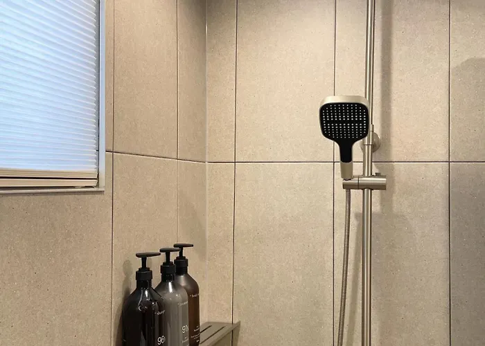 アパート Station 7 Min Walk, Newly Renovated 2br, 3 Beds, Sleeps 6 *