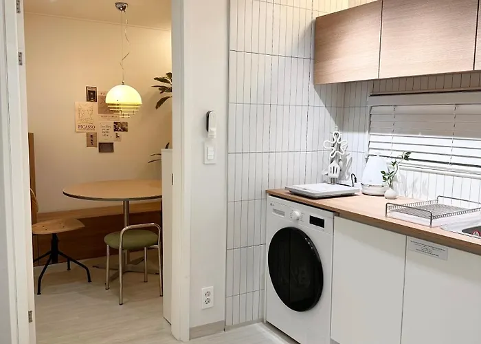 アパート Station 7 Min Walk, Newly Renovated 2br, 3 Beds, Sleeps 6 *